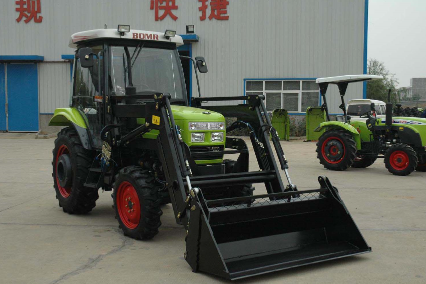BOMR 604 Tractor with front end loader