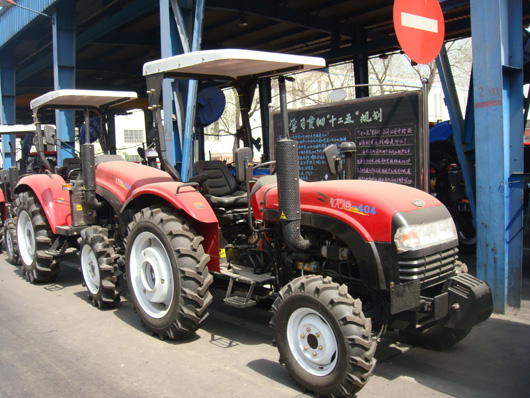 YTO 454 Tractor