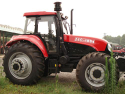 YTO 1804 tractor