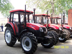 YTO X804 tractor